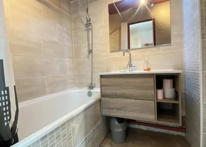 Neves - Location: Magnifique Pour 4 Dans Quartier Anime Mae-3794