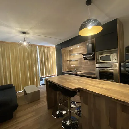 Neves - Location: Magnifique Pour 4 Dans Quartier Anime Mae-3794 *
