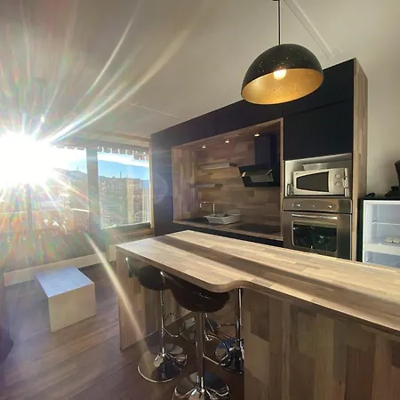 Neves - Location: Magnifique Pour 4 Dans Quartier Anime Mae-3794 アパート